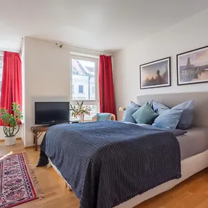 Apartment Schoenes In Downtown Mitte Mit Balkon, Berlin