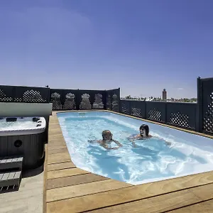 احجز هنا